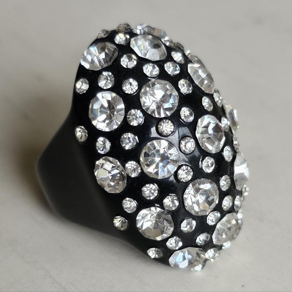 Vintage Elegant Black and Crystal Lucite Ring-Size 7